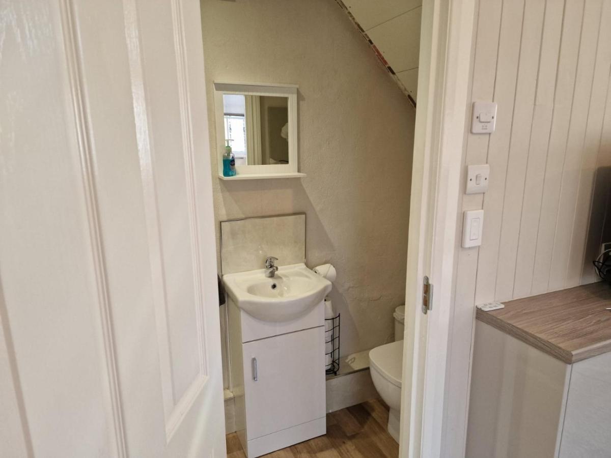 Carlisle Central, Cute Studio Appt, The Cupboard Exterior foto